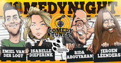 Illustratie voor een comedynight met vier comedians, inclusief hun namen en een microphone-icoon.