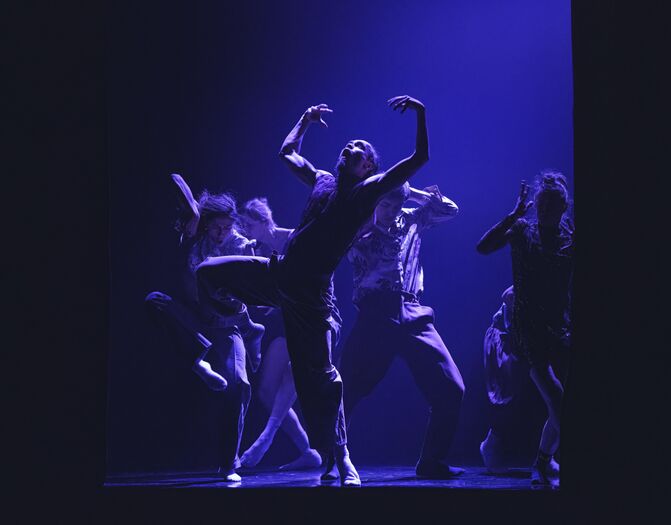 HDF26-Hofesh Shechter Company 3. Theatre of Dreams LR Tom Visser