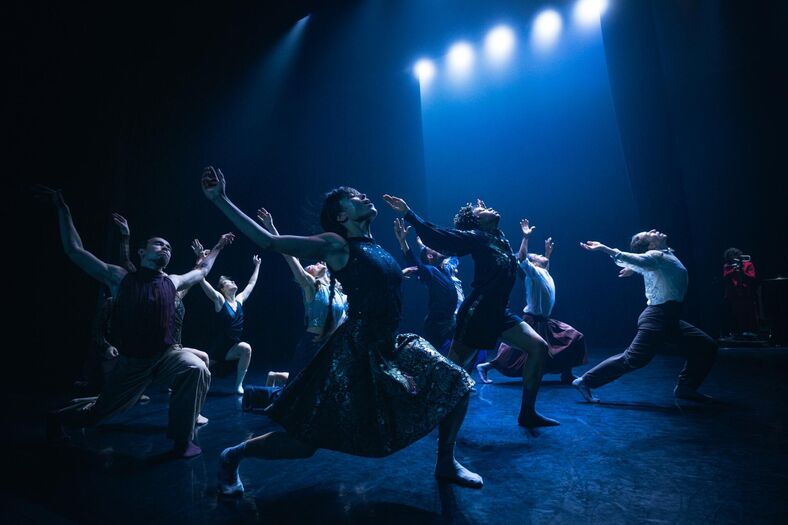 HDF26-Hofesh Shechter Company 7. Theatre of Dreams LR Todd MacDonald