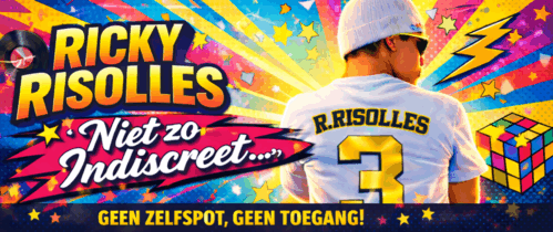 Persoon van achteren in wit sportshirt met nummer, kleurrijke grafische achtergrond.