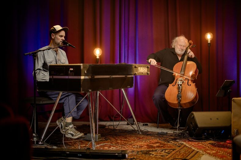 pf 2 Even tussen ons - Het Zesde Metaal - © Jopix.be