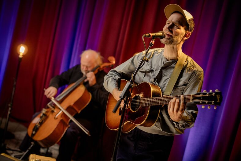 pf 4 Even tussen ons - Het Zesde Metaal - © Jopix.be