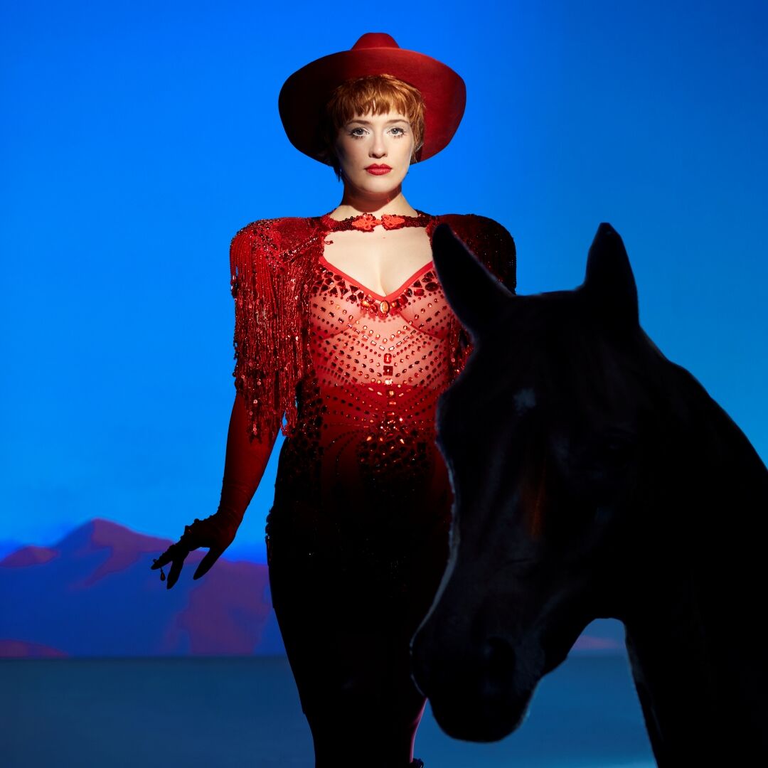 Valentina Tóth: Revue Revanche (try-out)