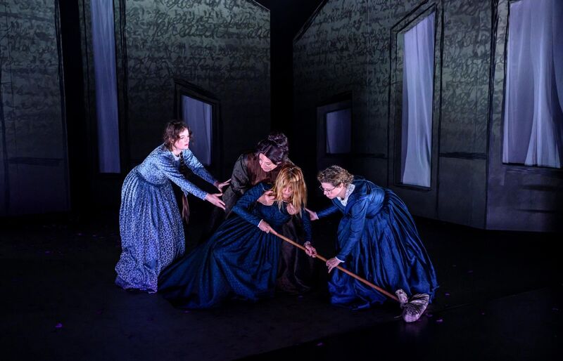 Scenefoto_De Onverwoeste Zusters van Hoogezand-Sappemeer (c) Annemieke van der Togt_4