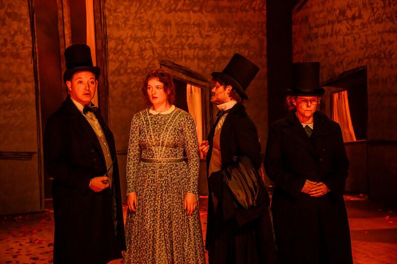 Scenefoto_De Onverwoeste Zusters van Hoogezand-Sappemeer (c) Annemieke van der Togt_2