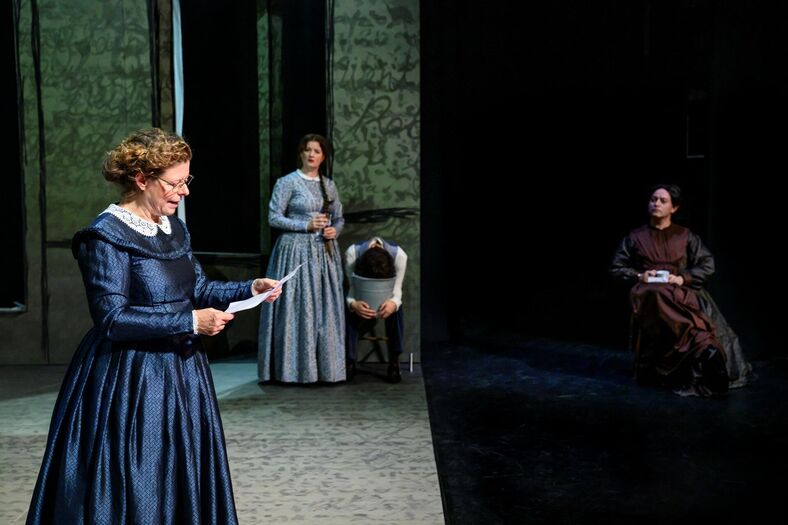 Scenefoto_De Onverwoeste Zusters van Hoogezand-Sappemeer (c) Annemieke van der Togt