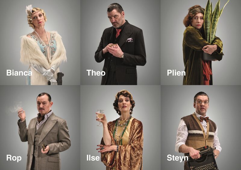 Zes mensen poseren in vintage kleding, elk met een naam onder hun afbeelding.