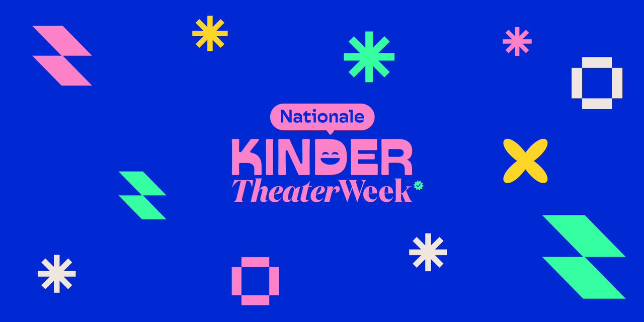 Logo voor de Nationale Kinder TheaterWeek met kleurrijke vormen op een blauwe achtergrond.